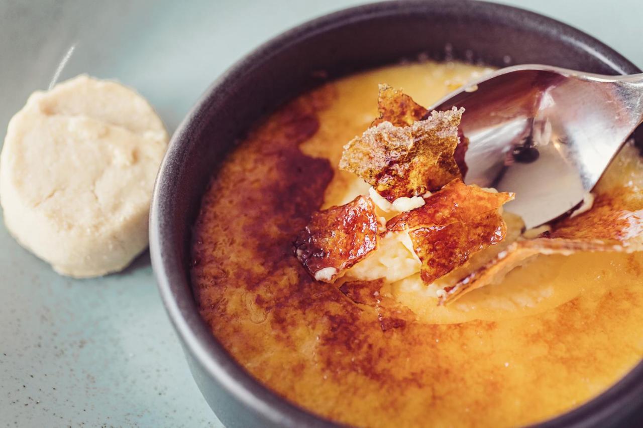 Longlands Inn & Cottages Carnforth Dış mekan fotoğraf Croutons in a soup