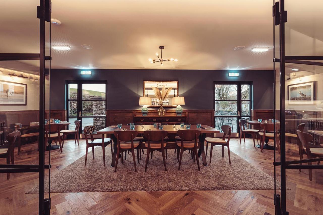 Longlands Inn & Cottages Carnforth Dış mekan fotoğraf The restaurant at the hotel