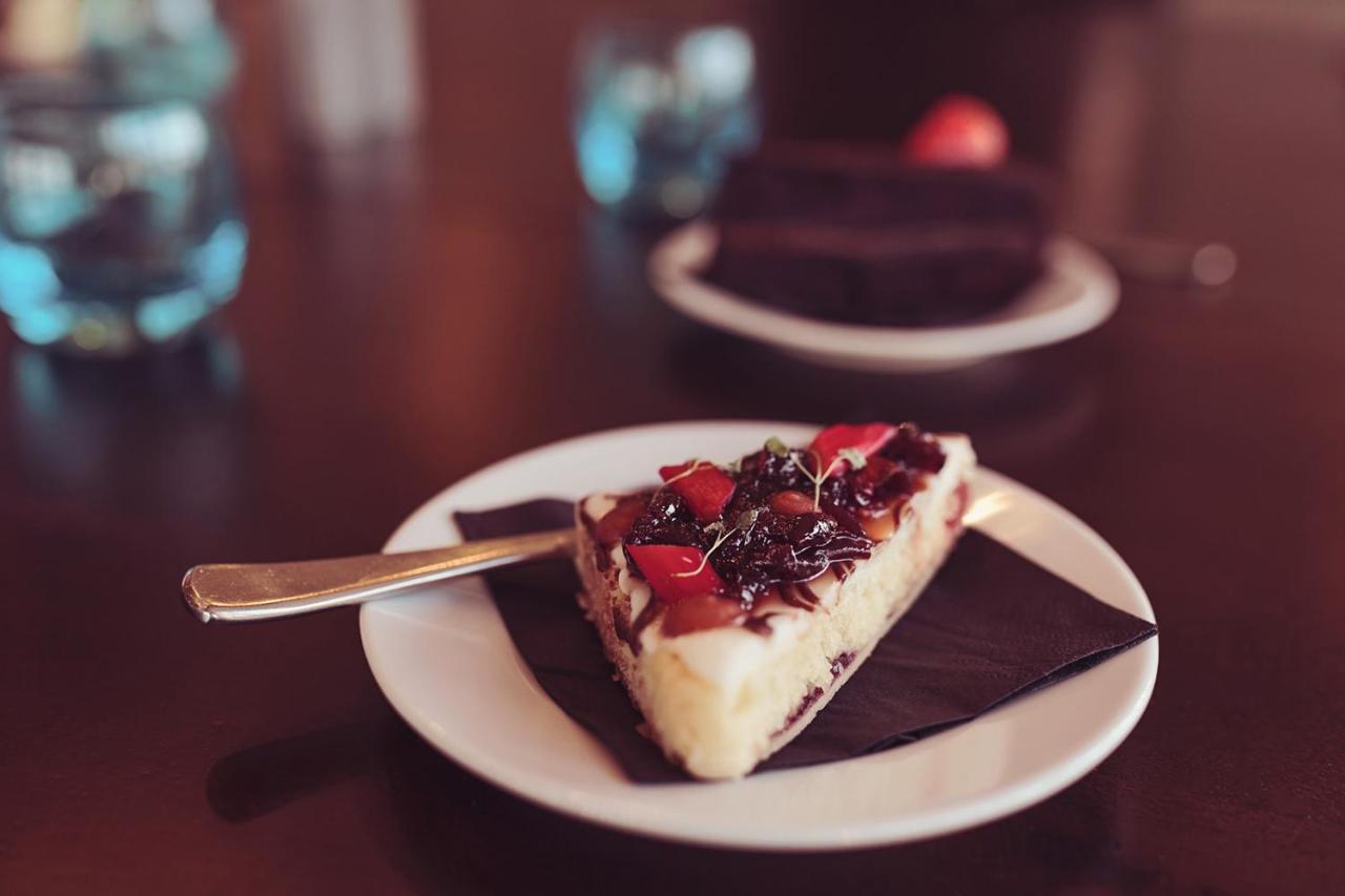 Longlands Inn & Cottages Carnforth Dış mekan fotoğraf A slice of strawberry shortcake