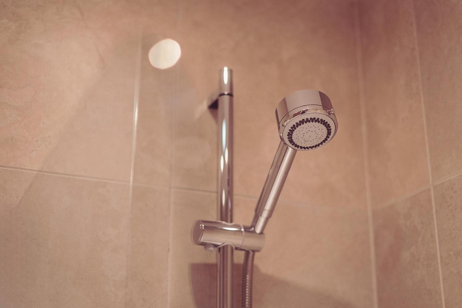 Longlands Inn & Cottages Carnforth Dış mekan fotoğraf A shower head