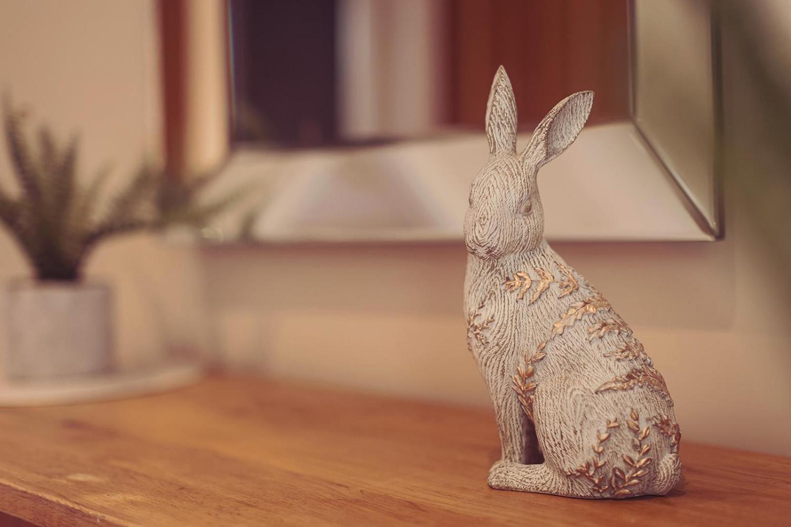 Longlands Inn & Cottages Carnforth Dış mekan fotoğraf A rabbit figurine