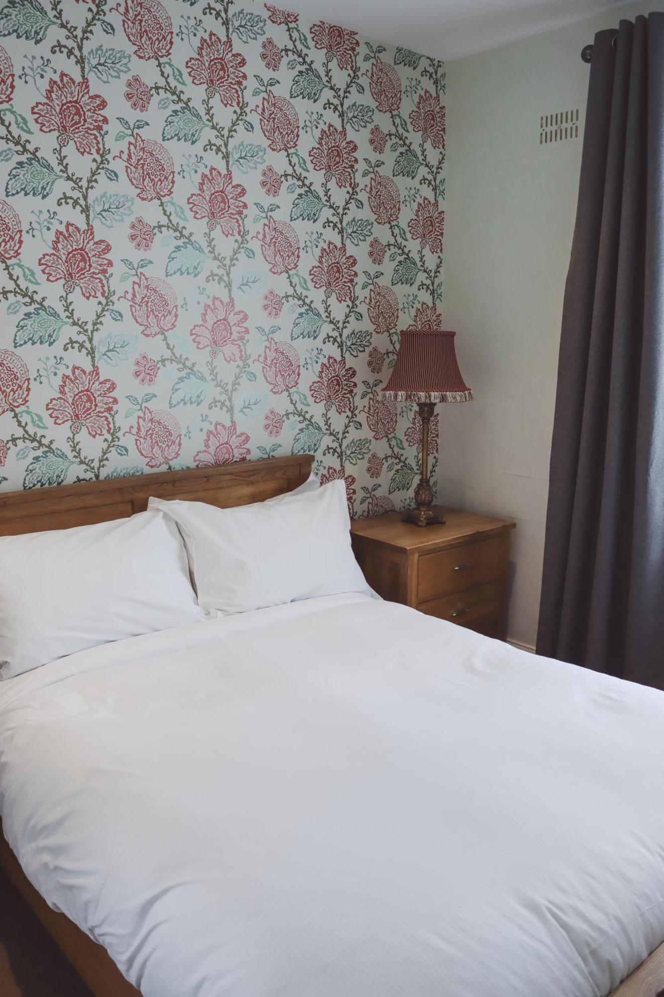 Longlands Inn & Cottages Carnforth Dış mekan fotoğraf A bedroom at the hotel